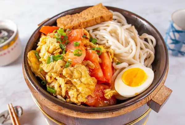 Noodles with Tomato and Scrambled Egg